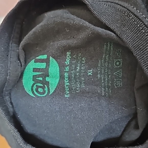 Michelangelo inspired graphic tee shirt human connection black cotton ✋️ 🤚 - Picture 4 of 4